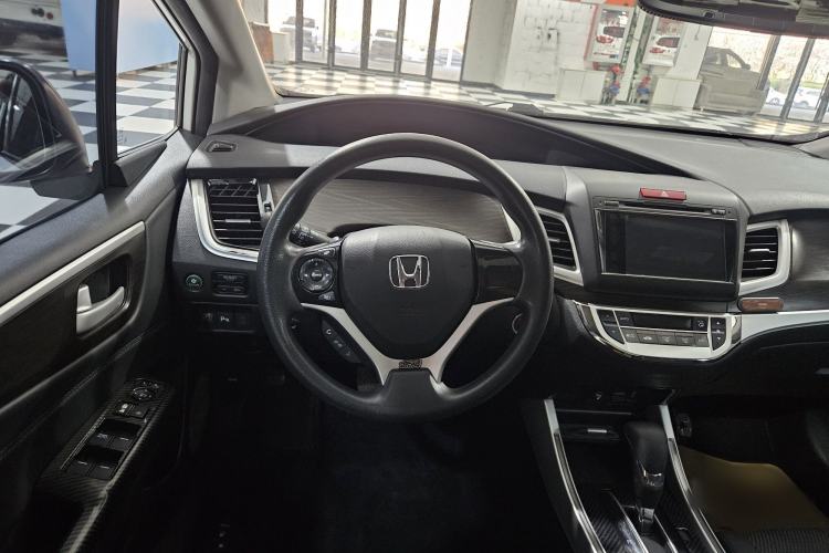 Used Honda Jade 2014 1.8L Automatic Comfort Elite Version 5 Seats Interior 2