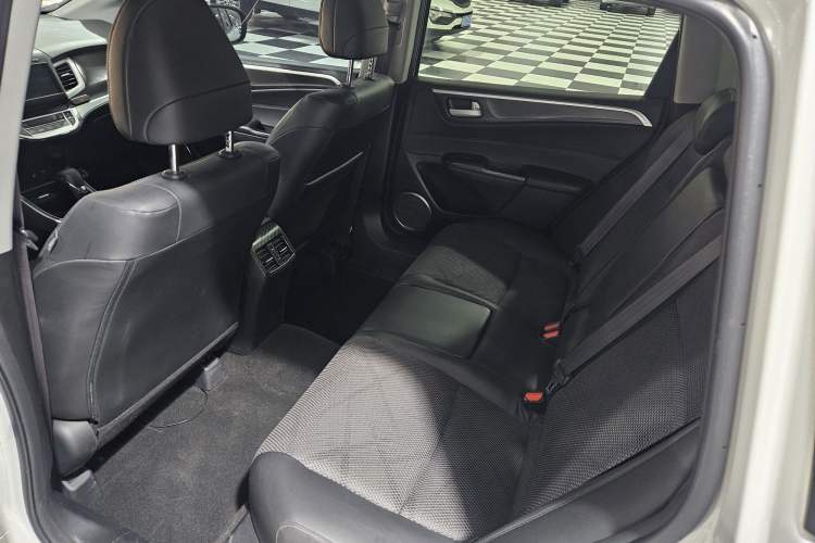 Used Honda Jade 2014 1.8L Automatic Comfort Elite Version 5 Seats Interior 4