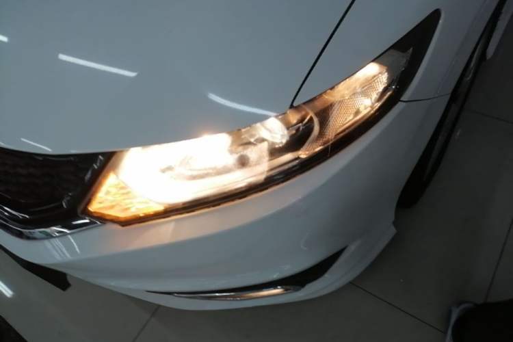 Used Honda Jade 2014 1.8L Automatic Comfort Elite Version 5 Seats Left Front Headlight