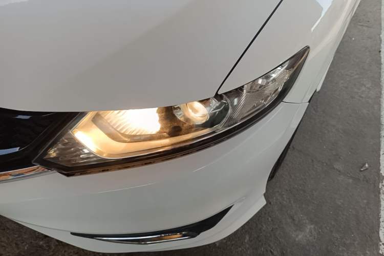 Used Honda Jade 2014 1.8L Automatic Comfort Elite Version 5 Seats Left Front Headlight