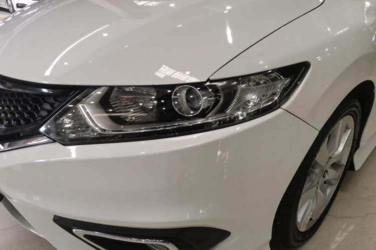 Used Honda Jade 2014 1.8L Automatic Comfort Elite Version 5 Seats Left Front Headlight