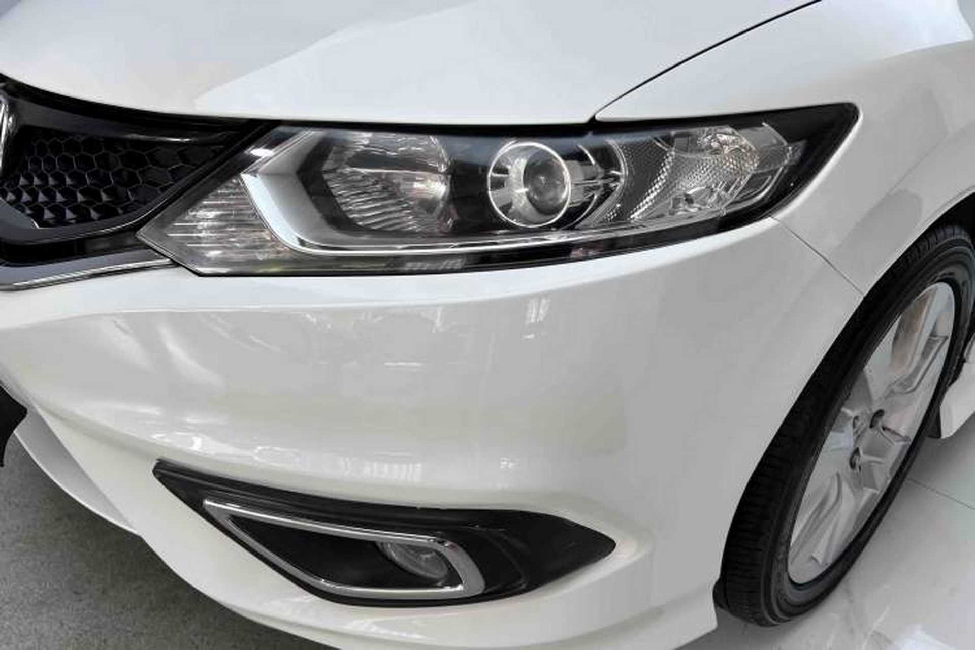 Used Honda Jade 2014 1.8L Automatic Comfort Elite Version 5 Seats Left Front Headlight