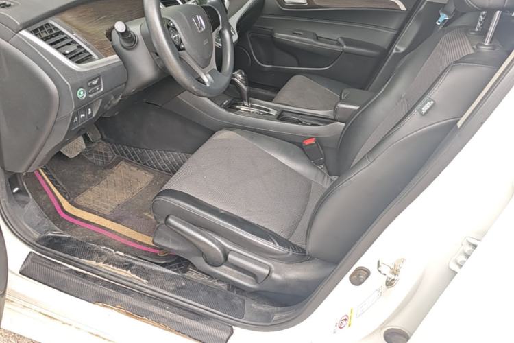 Used Honda Jade 2014 1.8L Automatic Comfort Elite Version 5 Seats Left Front Seat