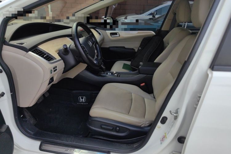 Used Honda Jade 2014 1.8L CVT Luxury Prestige Edition 5 Seats Left Front Seat