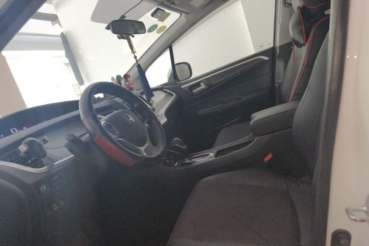 Used Honda Jade 2014 1.8L Automatic Comfort Elite Version 5 Seats Left Front Seat
