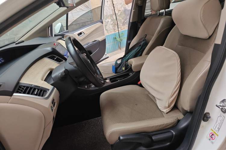 Used Honda Jade 2014 1.8L Automatic Comfort Elite Version 5 Seats Left Front Seat