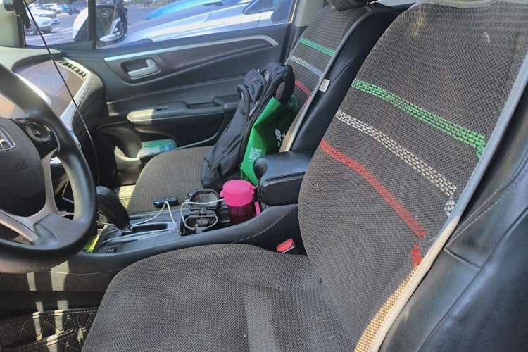 Used Honda Jade 2014 1.8L CVT Luxury Edition 5 seats Left Front Seat