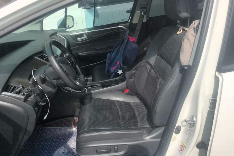 Used Honda Jade 2014 1.8L CVT Luxury Edition 5 seats Left Front Seat