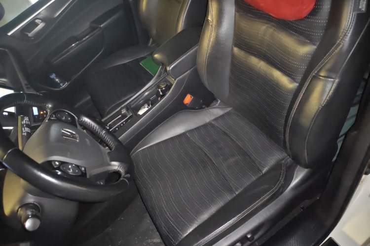 Used Honda Jade 2014 1.8L CVT Luxury Prestige Edition 5 Seats Left Front Seat