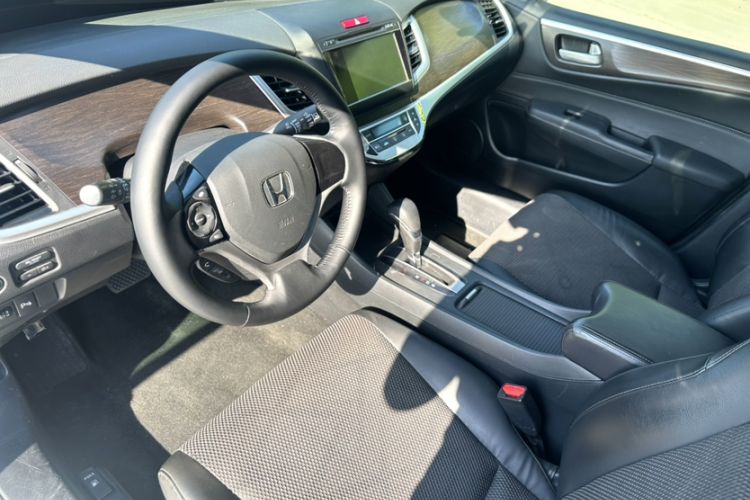 Used Honda Jade 2014 1.8L Automatic Comfort Elite Version 5 Seats Left Front Seat