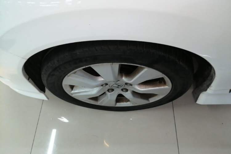 Used Honda Jade 2014 1.8L Automatic Comfort Elite Version 5 Seats Left Front Wheel Hub