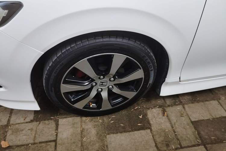 Used Honda Jade 2014 1.8L Automatic Comfort Elite Version 5 Seats Left Front Wheel Hub