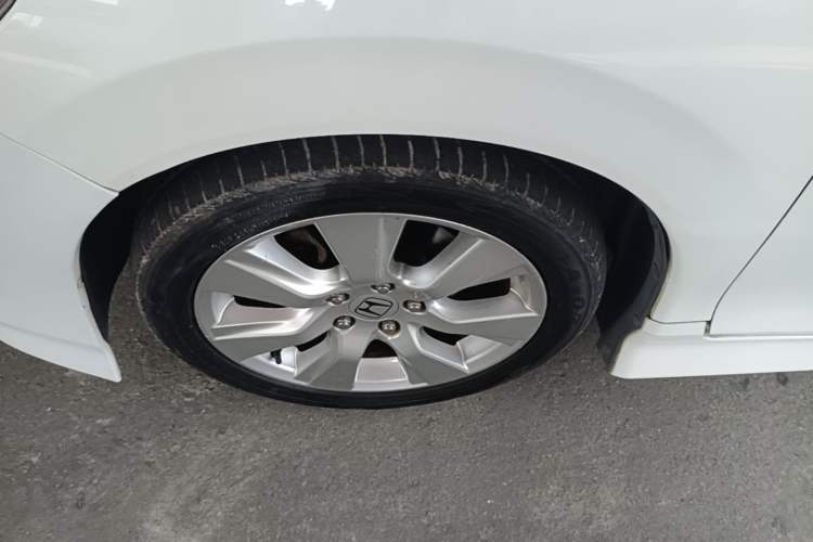 Used Honda Jade 2014 1.8L Automatic Comfort Elite Version 5 Seats Left Front Wheel Hub
