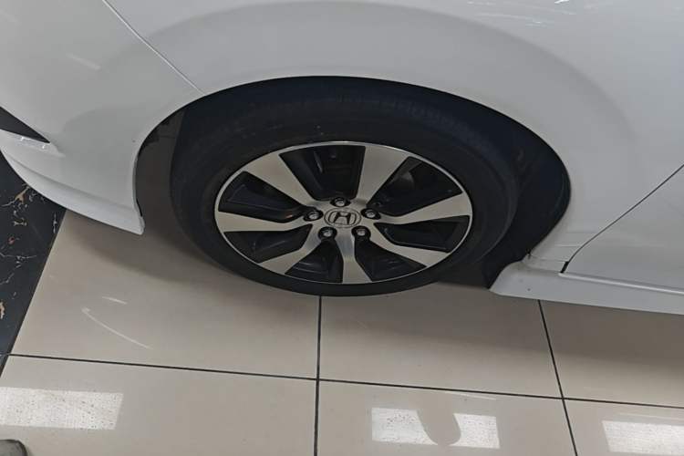 Used Honda Jade 2014 1.8L CVT Luxury Prestige Edition 5 Seats Left Front Wheel Hub