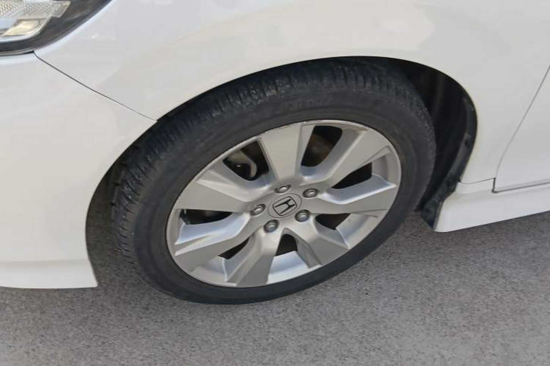 Used Honda Jade 2014 1.8L CVT Luxury Edition 5 seats Left Front Wheel Hub