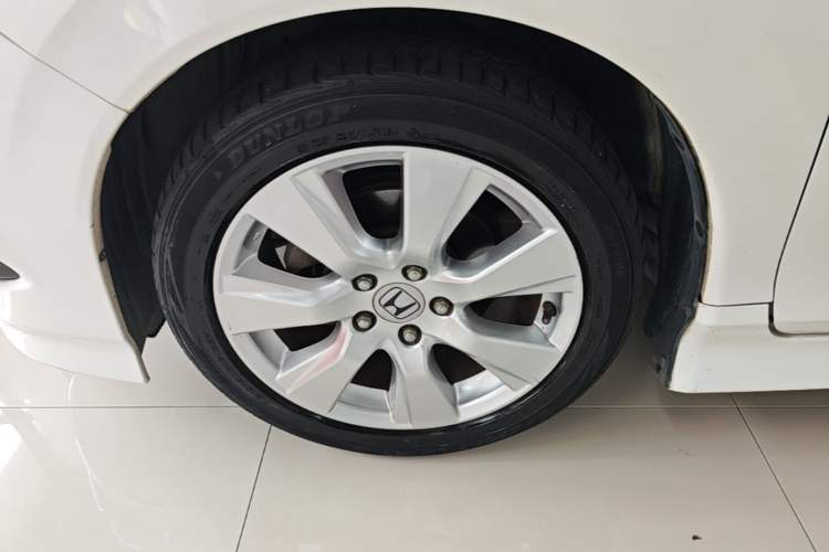 Used Honda Jade 2014 1.8L Automatic Comfort Elite Version 5 Seats Left Front Wheel Hub