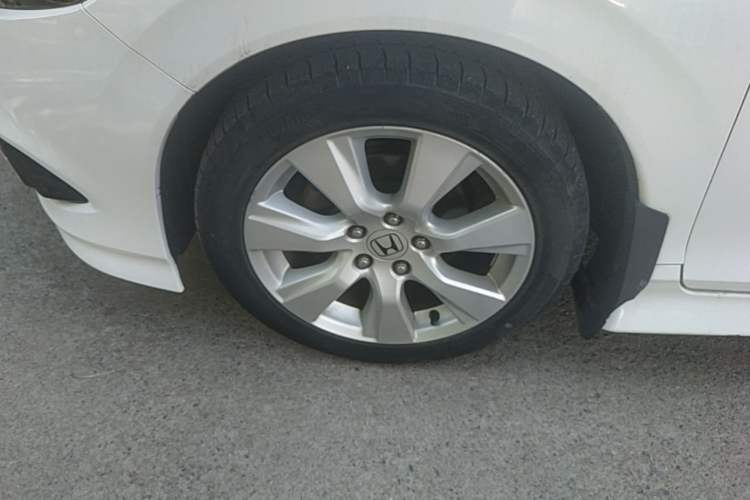 Used Honda Jade 2014 1.8L Automatic Comfort Elite Version 5 Seats Left Front Wheel Hub
