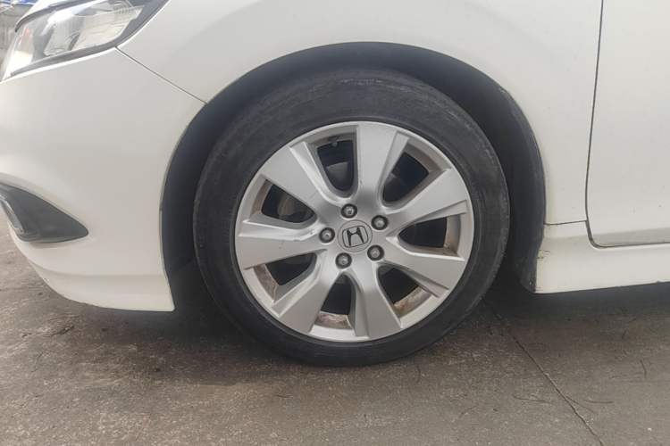 Used Honda Jade 2014 1.8L Automatic Comfort Elite Version 5 Seats Left Front Wheel Hub
