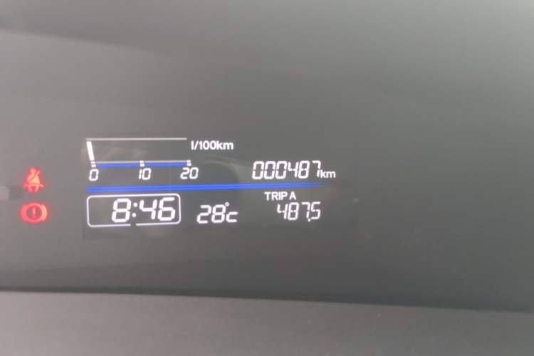 Used Honda Jade 2014 1.8L Automatic Comfort Elite Version 5 Seats Odometer Close Up