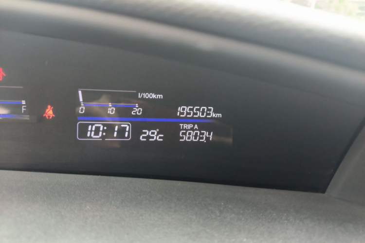 Used Honda Jade 2014 1.8L Automatic Comfort Elite Version 5 Seats Odometer Close Up