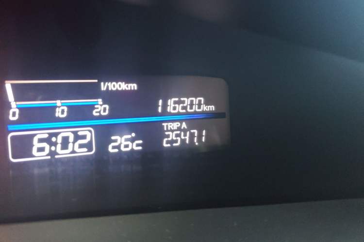 Used Honda Jade 2014 1.8L Automatic Comfort Elite Version 5 Seats Odometer Close Up
