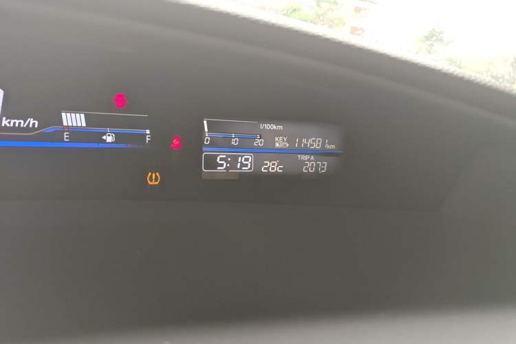 Used Honda Jade 2014 1.8L Automatic Comfort Elite Version 5 Seats Odometer Close Up