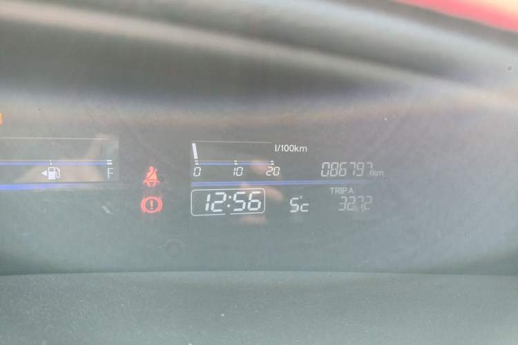 Used Honda Jade 2014 1.8L Automatic Comfort Elite Version 5 Seats Odometer Close Up