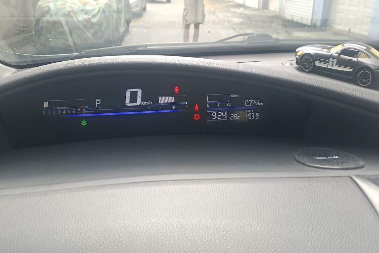 Used Honda Jade 2014 1.8L Automatic Comfort Elite Version 5 Seats Odometer Close Up
