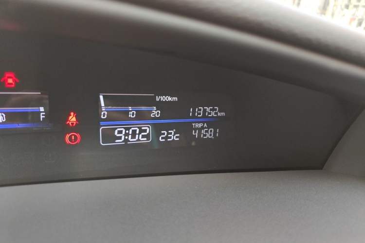 Used Honda Jade 2014 1.8L Automatic Comfort Elite Version 5 Seats Odometer Close Up