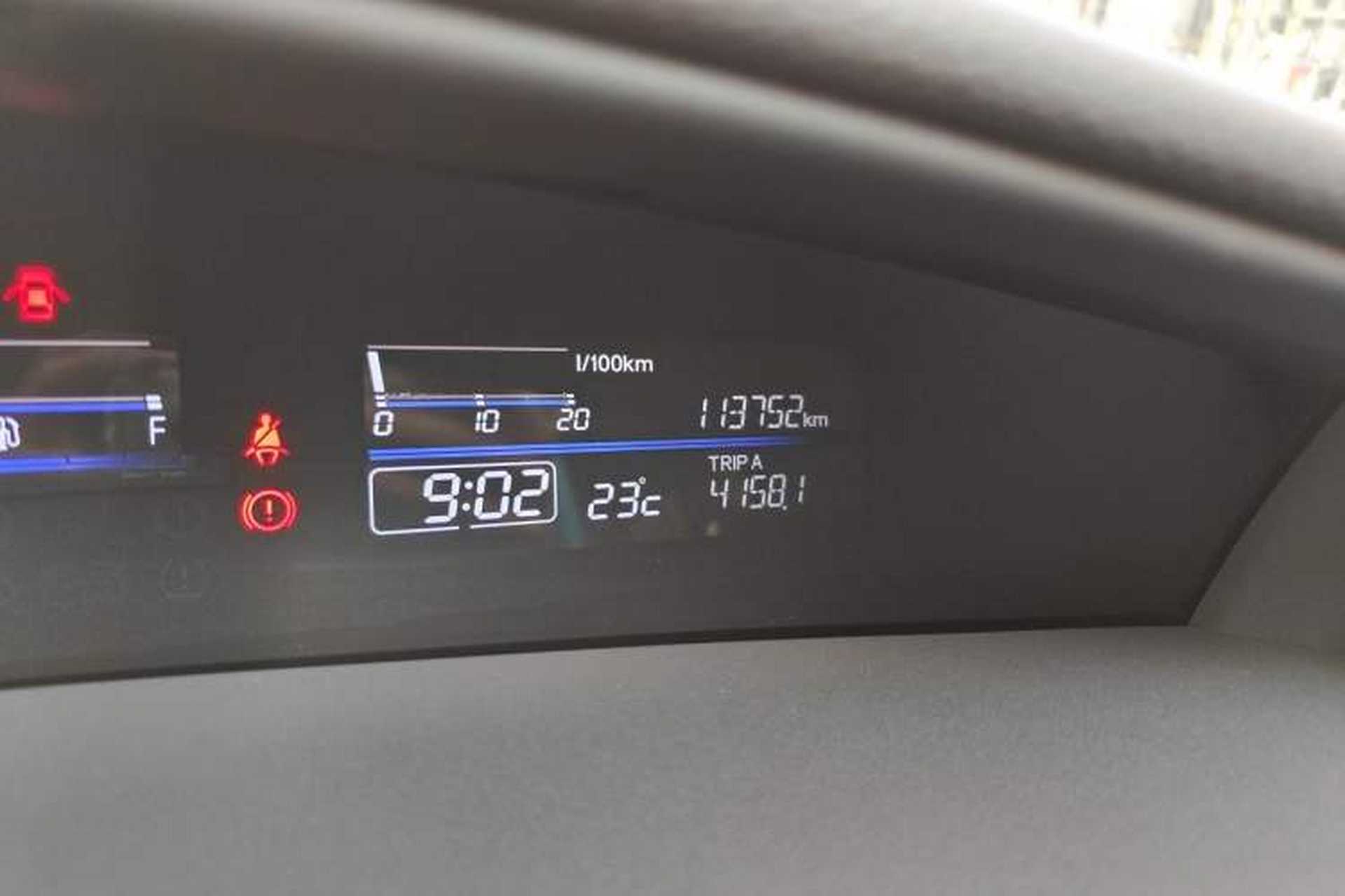 Used Honda Jade 2014 1.8L Automatic Comfort Elite Version 5 Seats Odometer Close Up