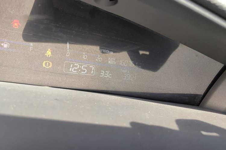 Used Honda Jade 2014 1.8L Automatic Comfort Elite Version 5 Seats Odometer Close Up