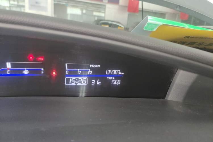 Used Honda Jade 2014 1.8L CVT Luxury Prestige Edition 5 Seats Odometer Close Up