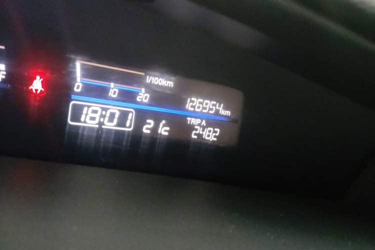 Used Honda Jade 2014 1.8L Automatic Comfort Elite Version 5 Seats Odometer Close Up