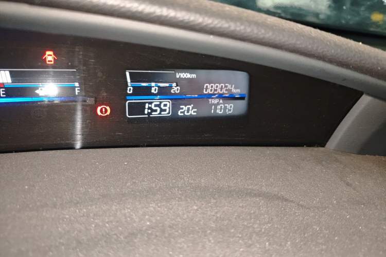 Used Honda Jade 2014 1.8L Automatic Comfort Elite Version 5 Seats Odometer Close Up