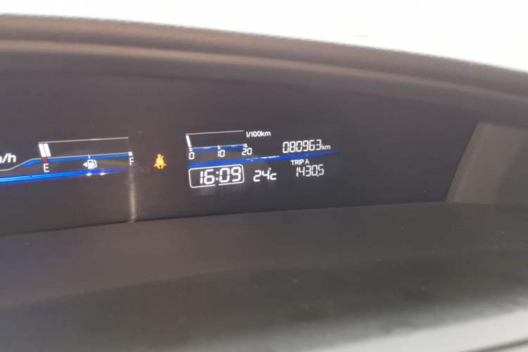 Used Honda Jade 2014 1.8L Automatic Comfort Elite Version 5 Seats Odometer Close Up