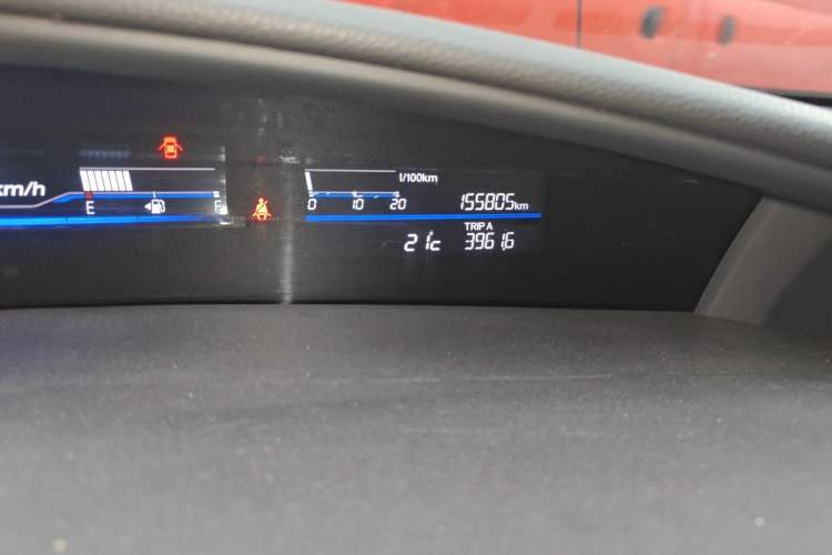 Used Honda Jade 2014 1.8L CVT Luxury Edition 5 seats Odometer Close Up