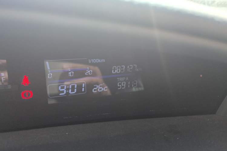 Used Honda Jade 2014 1.8L Automatic Comfort Elite Version 5 Seats Odometer Close Up