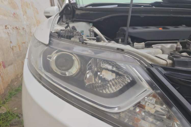Used Honda Jade 2014 1.8L Automatic Comfort Elite Version 5 Seats Right Front Headlight