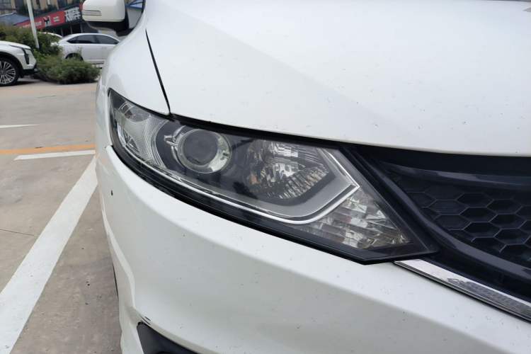 Used Honda Jade 2014 1.8L Automatic Comfort Elite Version 5 Seats Right Front Headlight