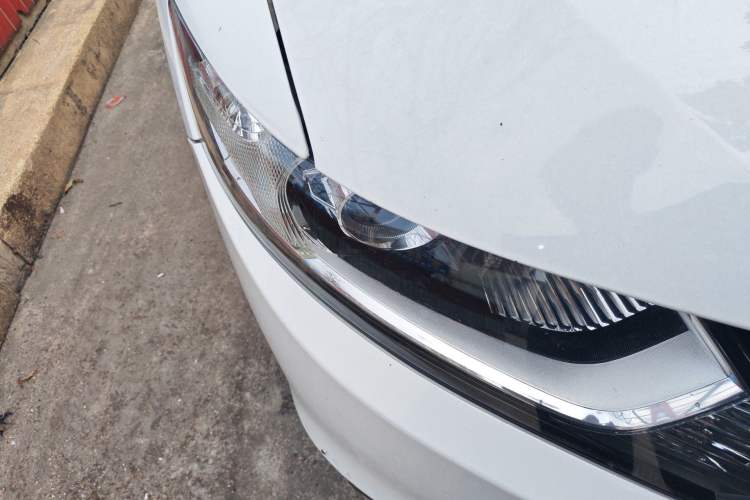 Used Honda Jade 2014 1.8L Automatic Comfort Elite Version 5 Seats Right Front Headlight
