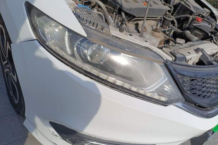 Used Honda Jade 2014 1.8L Automatic Comfort Elite Version 5 Seats Right Front Headlight