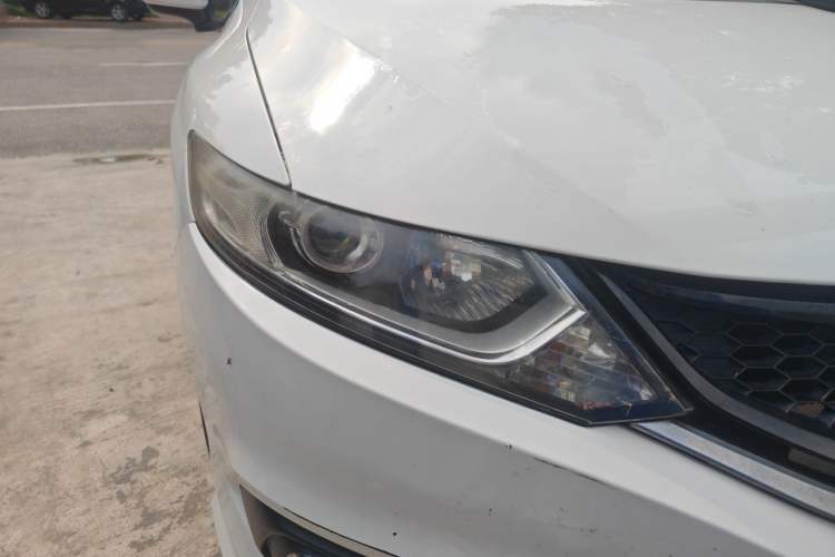 Used Honda Jade 2014 1.8L Automatic Comfort Elite Version 5 Seats Right Front Headlight