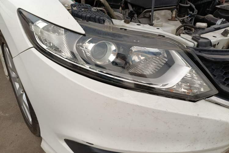 Used Honda Jade 2014 1.8L Automatic Comfort Elite Version 5 Seats Right Front Headlight