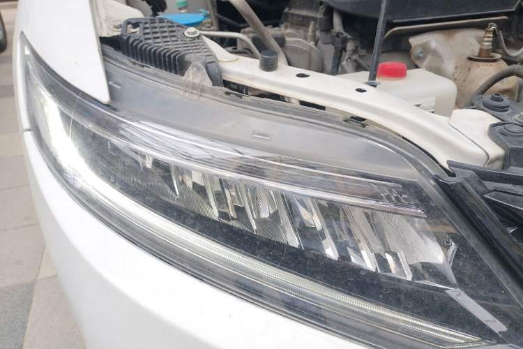 Used Honda Jade 2014 1.8L CVT Luxury Edition 5 seats Right Front Headlight
