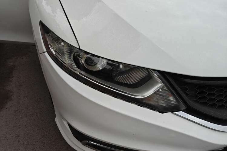 Used Honda Jade 2014 1.8L Automatic Comfort Elite Version 5 Seats Right Front Headlight