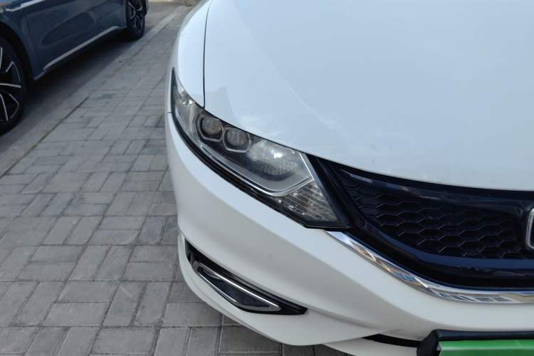 Used Honda Jade 2014 1.8L CVT Luxury Prestige Edition 5 Seats Right Front Headlight