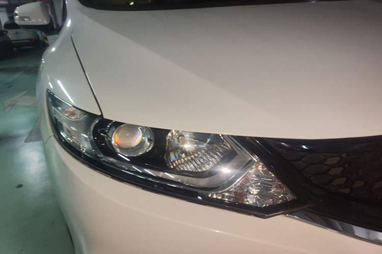 Used Honda Jade 2014 1.8L CVT Luxury Edition 5 seats Right Front Headlight