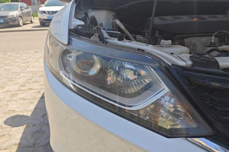 Used Honda Jade 2014 1.8L Automatic Comfort Elite Version 5 Seats Right Front Headlight