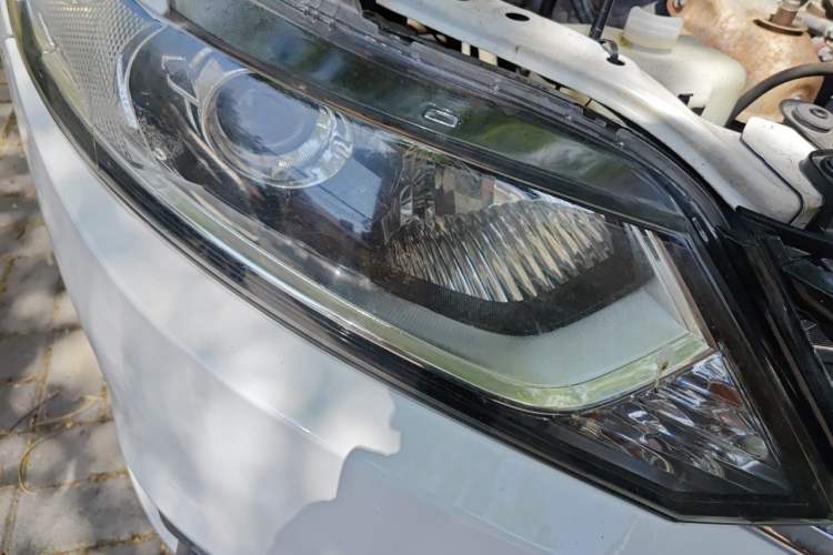 Used Honda Jade 2014 1.8L Automatic Comfort Elite Version 5 Seats Right Front Headlight