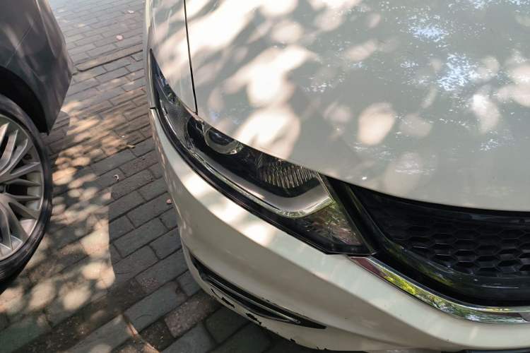 Used Honda Jade 2014 1.8L Automatic Comfort Elite Version 5 Seats Right Front Headlight